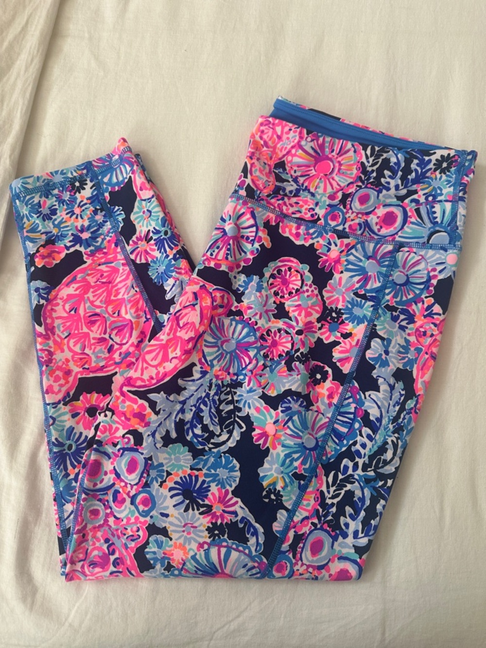 EUC Lilly Pulitzer Luxletic Weekender High Rise Midi Leggings in Turtle Amazment